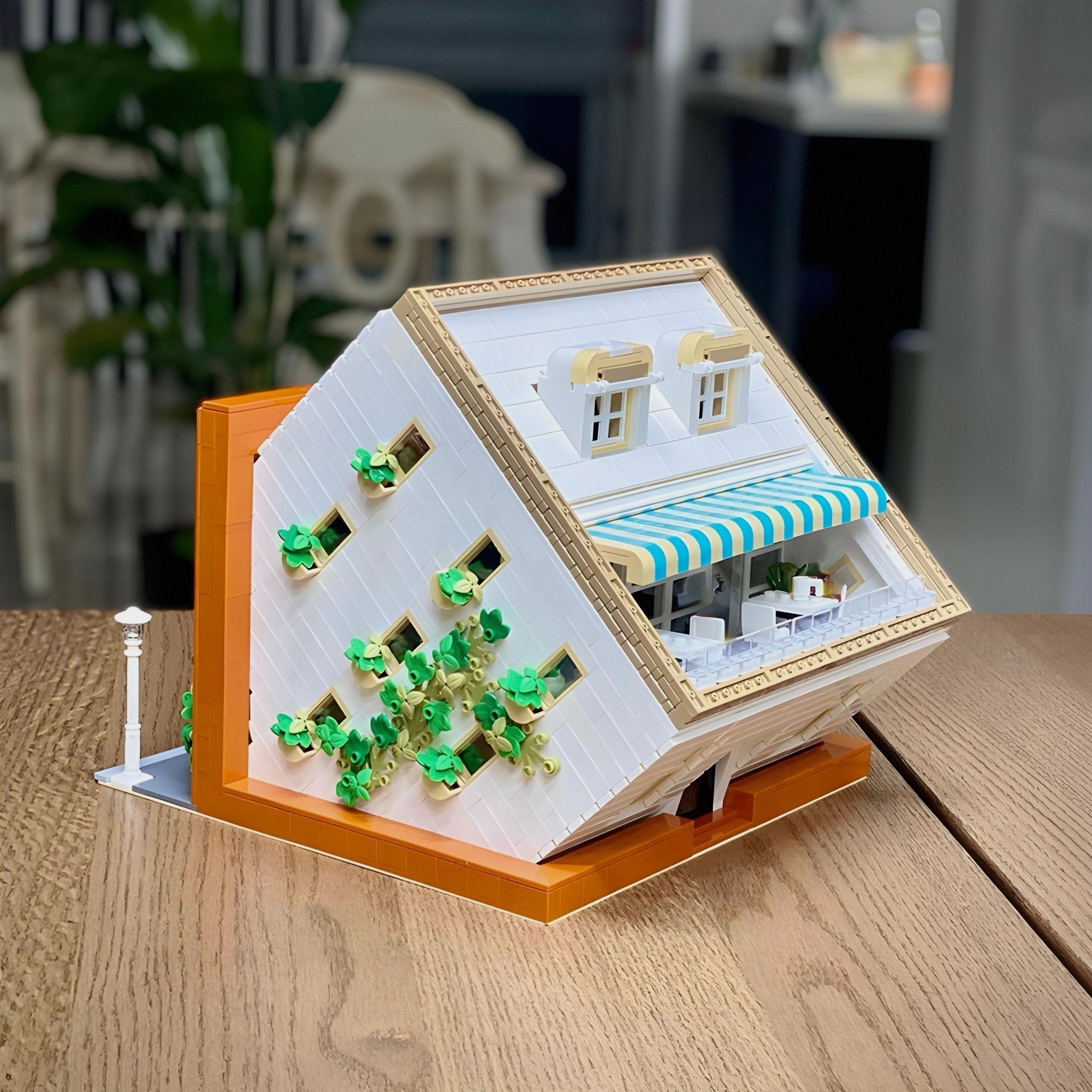 Upside Down Cafe | 3120pcs - My Store