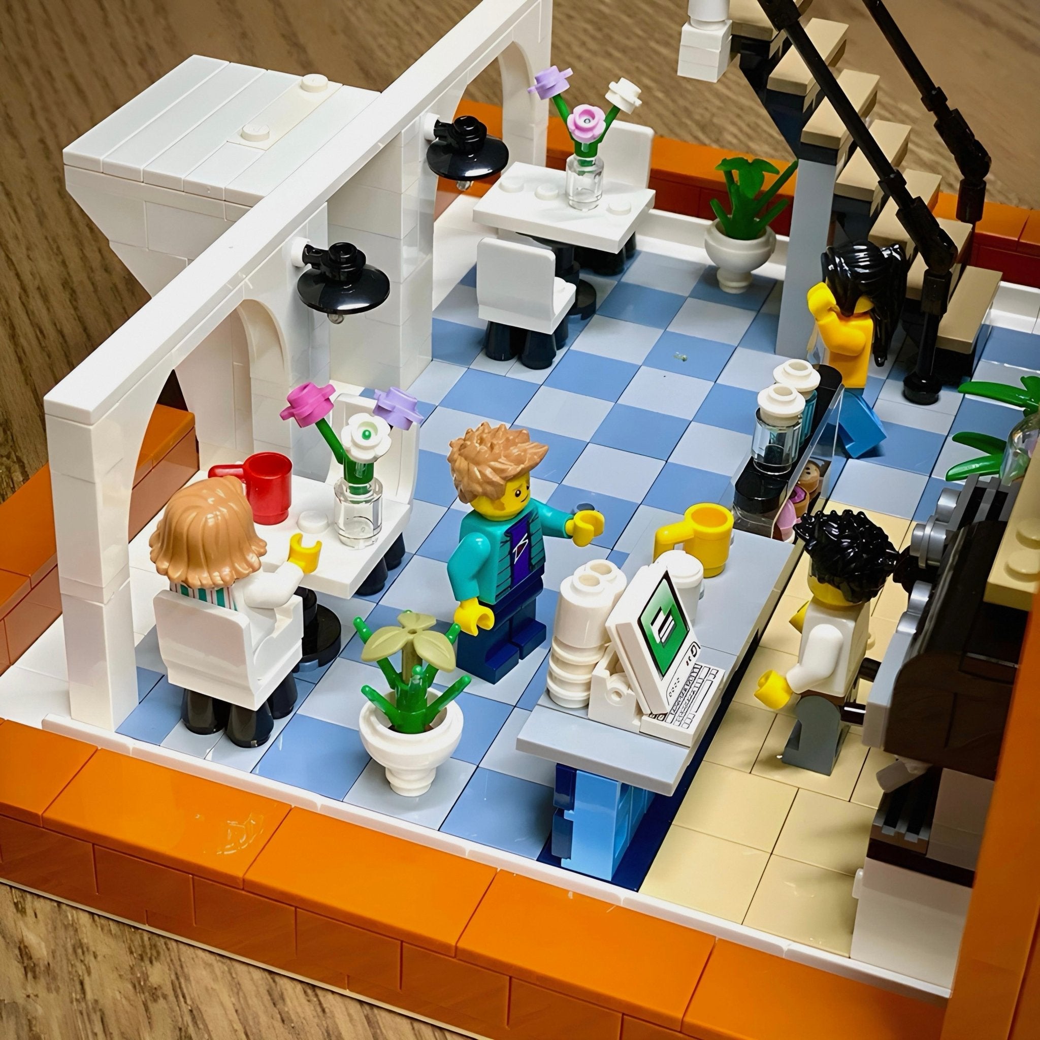 Upside Down Cafe | 3120pcs - My Store